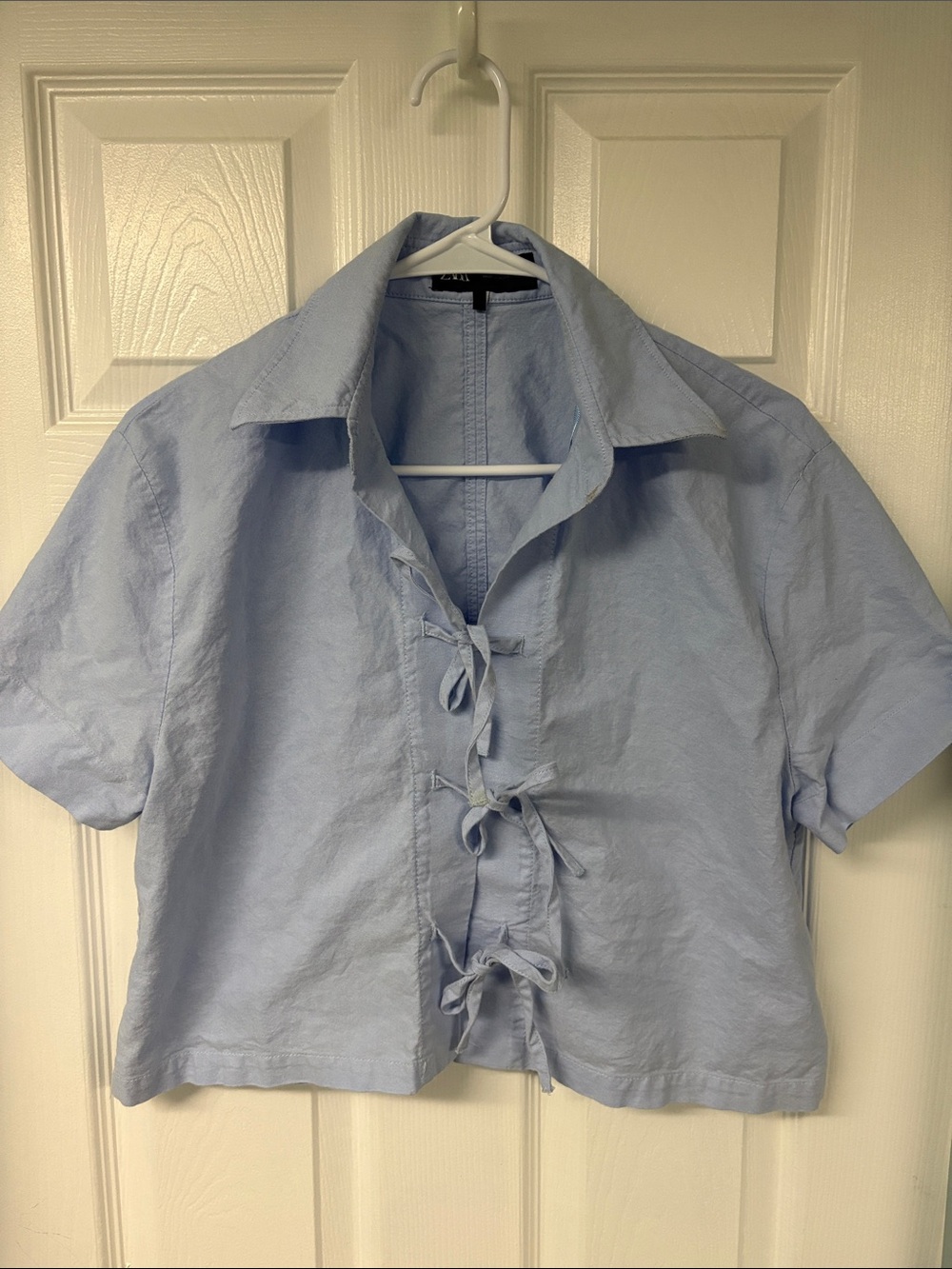 Zara Women’s Cropped Light Blue Tie-Front Short Sleeve Collared Top size S